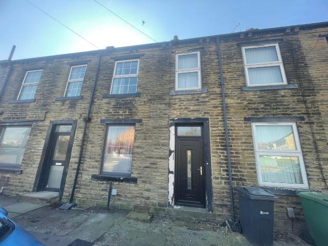 House for rent in Round Hill Road Estate, Leeds