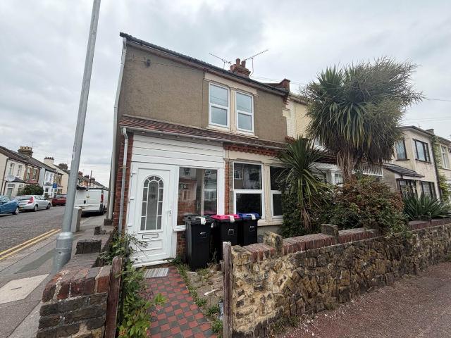 House for rent in North Shoebury, Alton Barnes