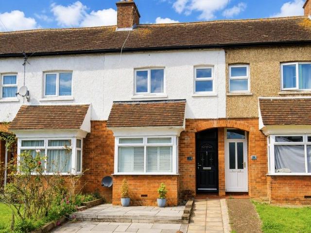 Apartment for rent in Brook Street, Bourne Vale