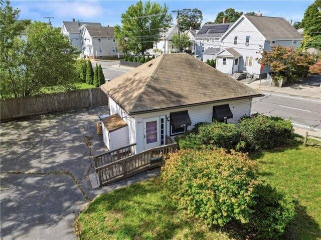House for sale in Six Corners, East Providence
