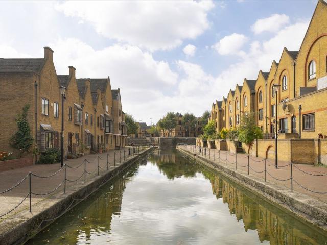 Apartment for rent in St. George in the East, Greater London