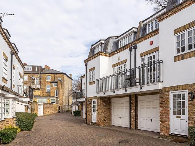 House for rent in London Borough of Ealing, Greater London