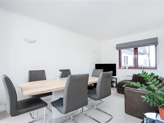 Apartment for rent in Sands End, Greater London