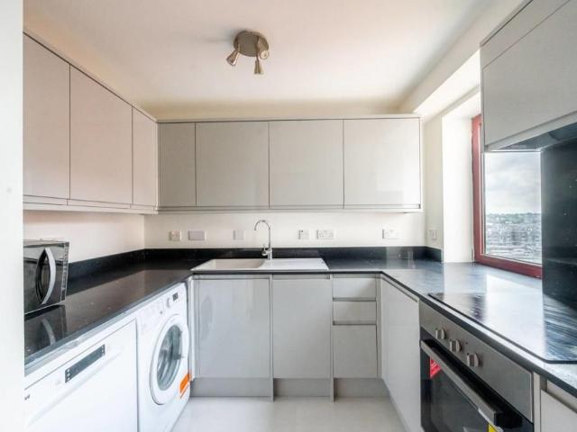 Apartment for rent in Sands End, Greater London