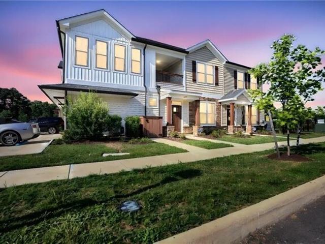 Condo for sale in Hampton