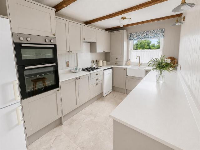 Apartment for rent in Red Hill, Surrey