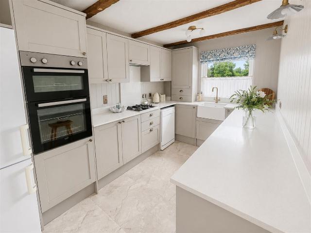 Apartment for rent in Red Hill, Surrey