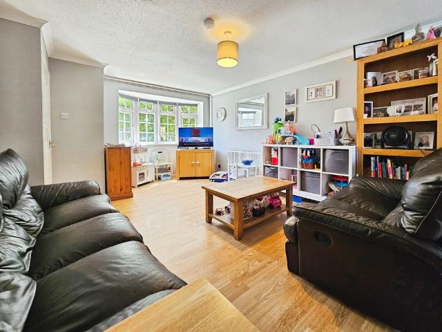 House for rent in Birch Green, Lower Halliford