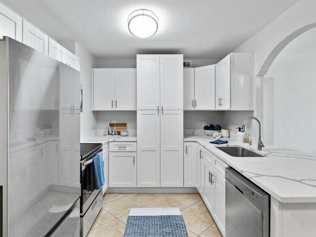 Apartment for rent in South Pasadena, Florida