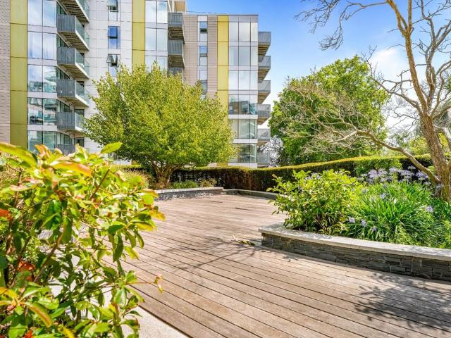 Apartment for rent in Stamford Hill, Greater London