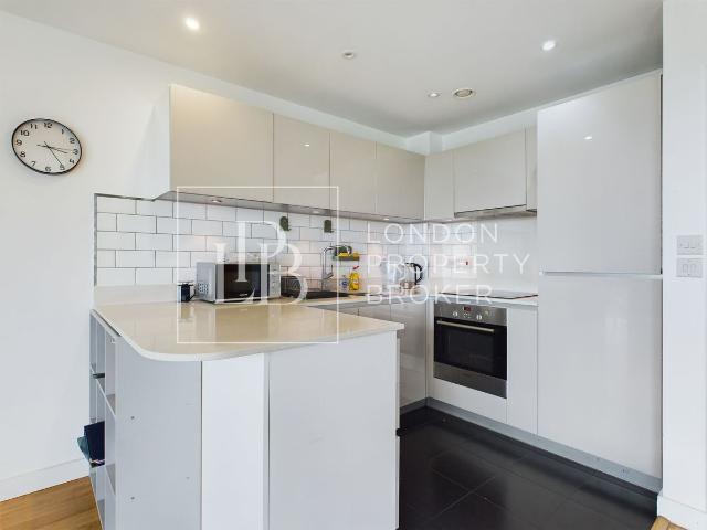 Apartment for rent in Stamford Hill, Greater London