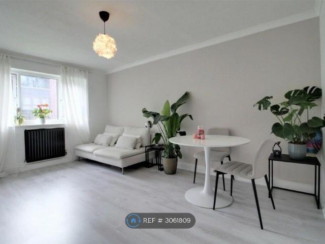 Apartment for rent in Park Central, Birmingham