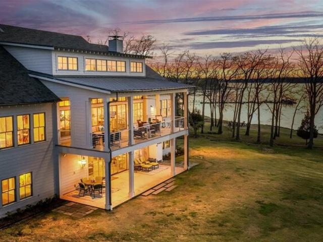 House for sale in Malakoff, Texas