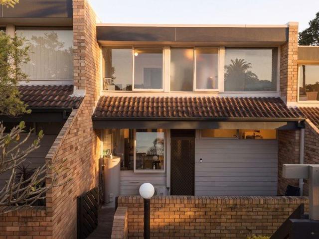 Townhouse for sale in Sutherland, New South Wales
