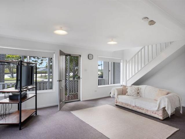 Townhouse for rent in Tea Gardens, Mid-Coast Council