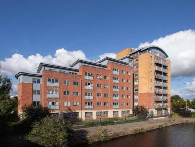 House for sale in South Kirkby and Moorthorpe, West Yorkshire