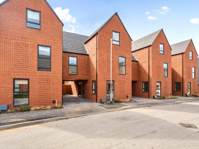 House for rent in Houghton Regis, Bedfordshire