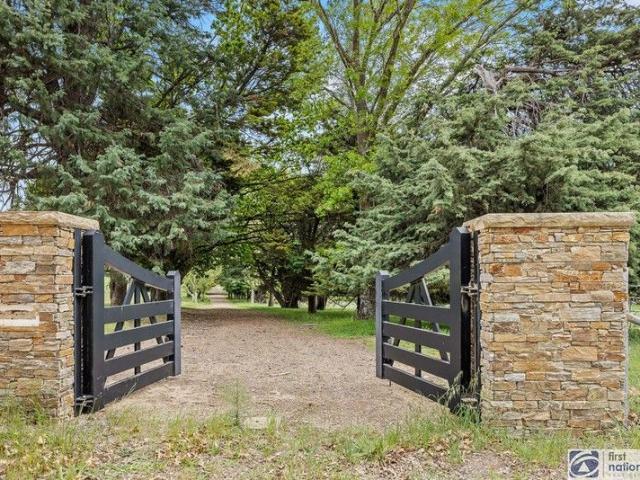 Cottage for sale in Burrinjuck, New South Wales