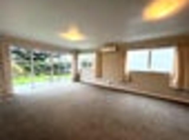 Townhouse for rent in Waterview, Albert-Eden