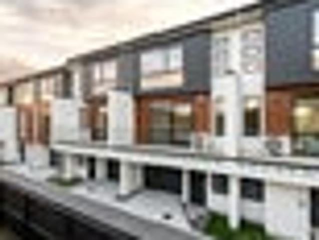 Townhouse for rent in Waterview, Albert-Eden