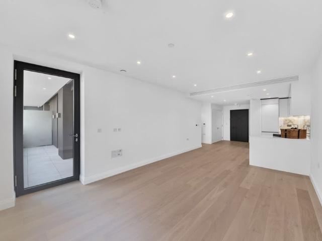 Apartment for rent in Sands End, Greater London