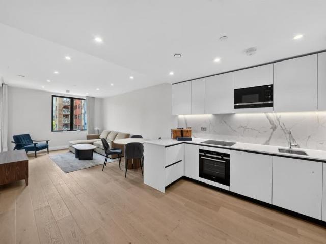Apartment for rent in Sands End, Greater London