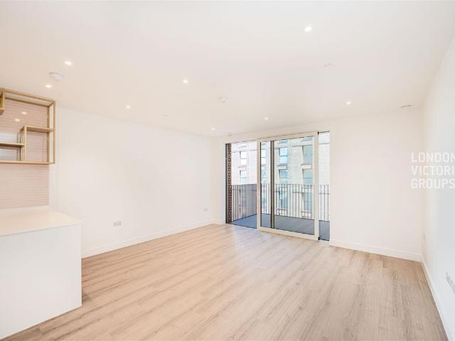 House for rent in Alperton, Greater London