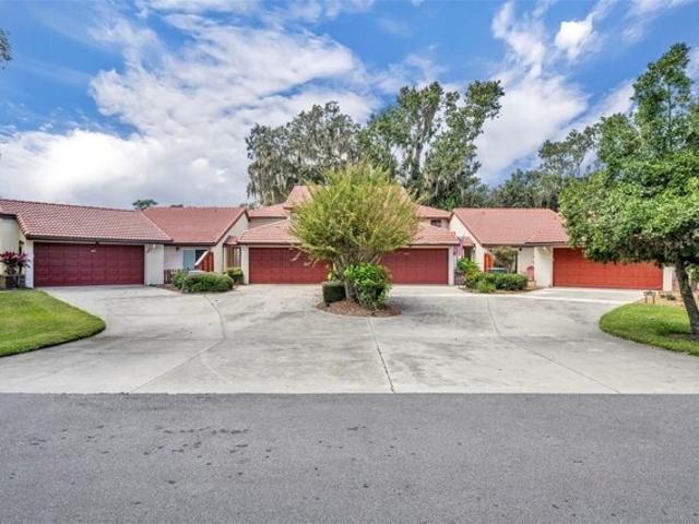 House for sale in Yalaha, Florida