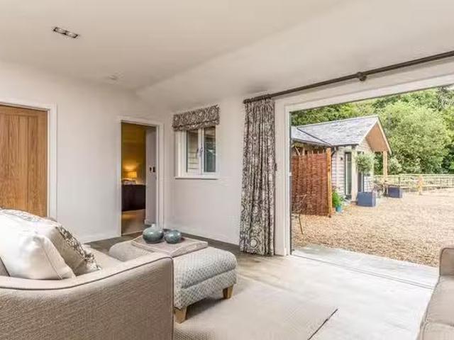 Apartment for rent in Littlecote, West Sussex