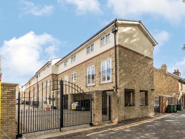 Apartment for rent in Watford Heath, North Watford