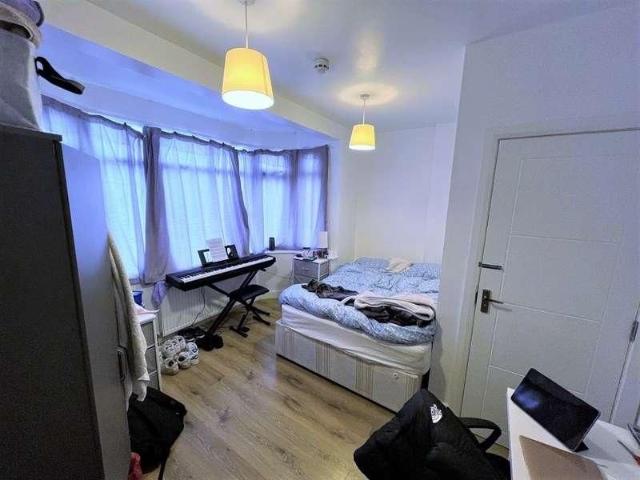 House for rent in London Borough of Barnet, Greater London