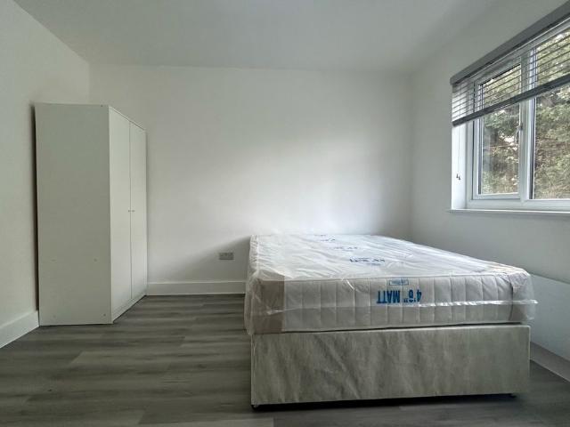 House for rent in West Hendon, The Hyde