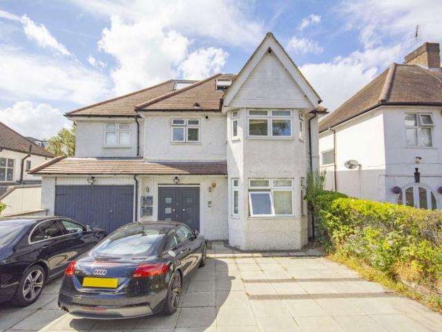 Studio for rent in Hendon Central, Greater London