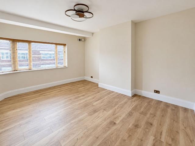 Apartment for rent in Grahame Park, Greater London