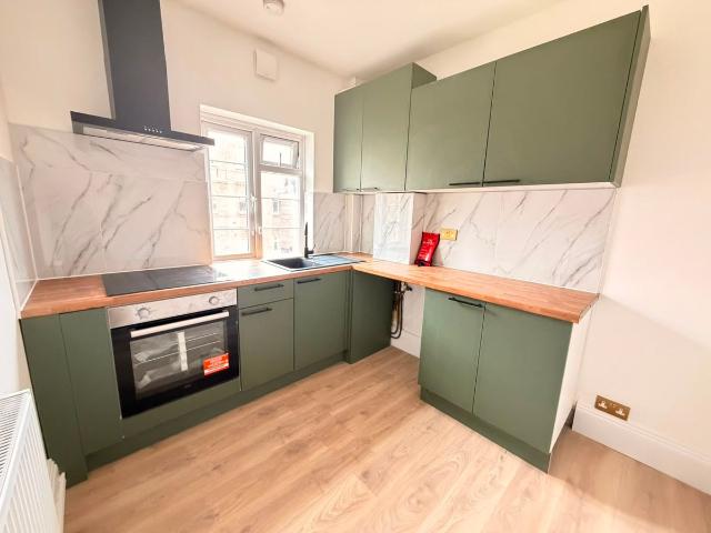 Apartment for rent in Mill Hill, Greater London
