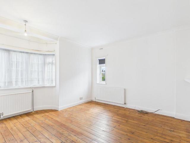 Apartment for rent in Mill Hill, Greater London