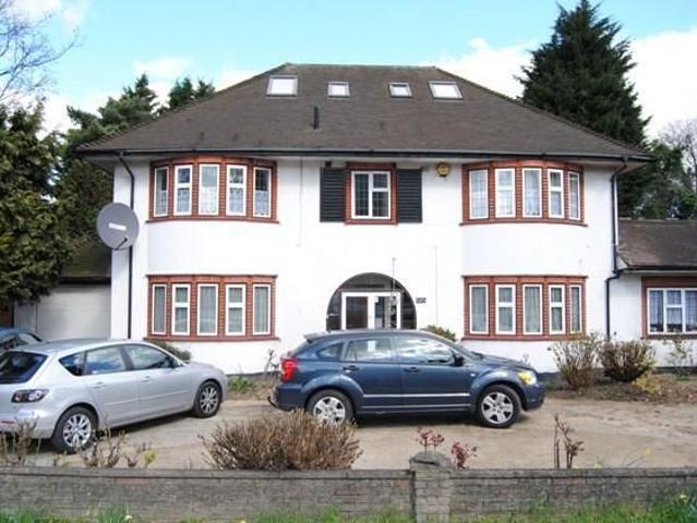 Apartment for rent in The Hale, Mill Hill