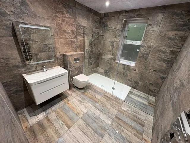 Studio for rent in Chadsmoor, Staffordshire