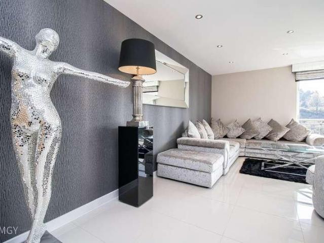 Apartment for rent in Cardiff International Sports Village, Falcon Lodge