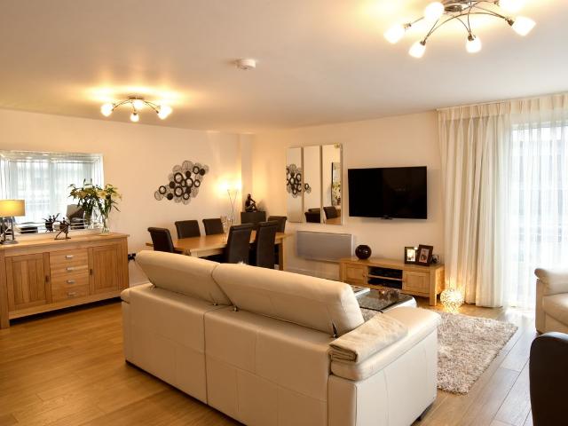 Apartment for rent in Cardiff International Sports Village, Falcon Lodge