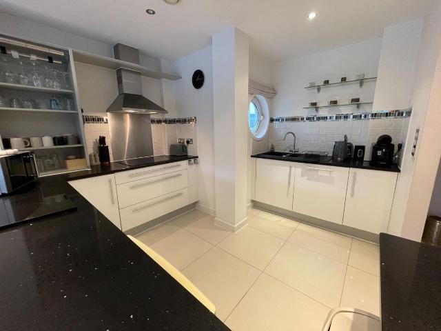 Apartment for rent in Cardiff International Sports Village, Falcon Lodge