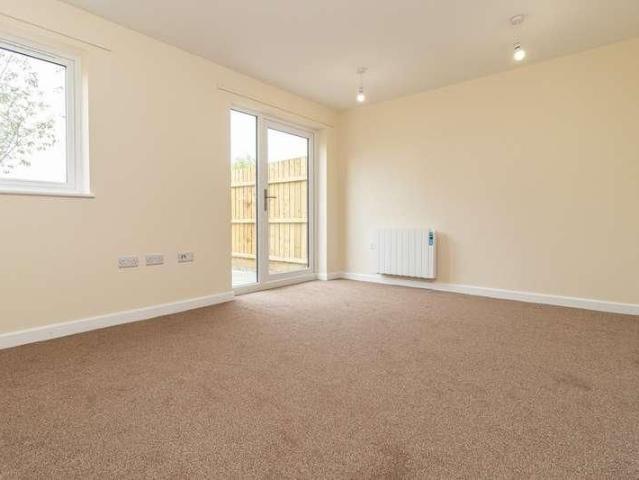 Townhouse for rent in Cardiff International Sports Village, Falcon Lodge