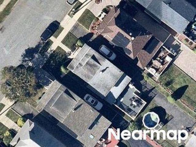 House for sale in Lyndhurst, New Jersey