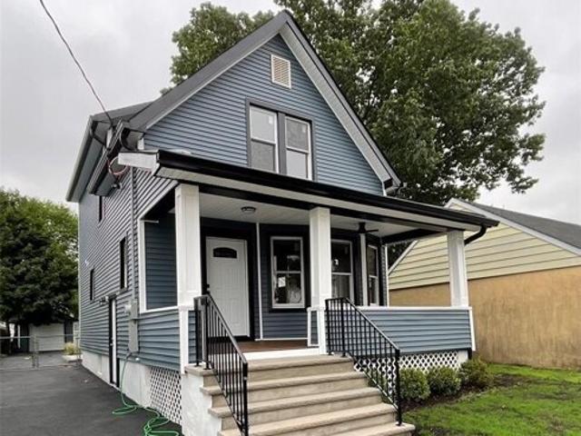 House for sale in Lyndhurst, New Jersey