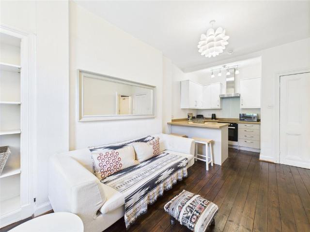 Apartment for rent in Merchiston, Scotland