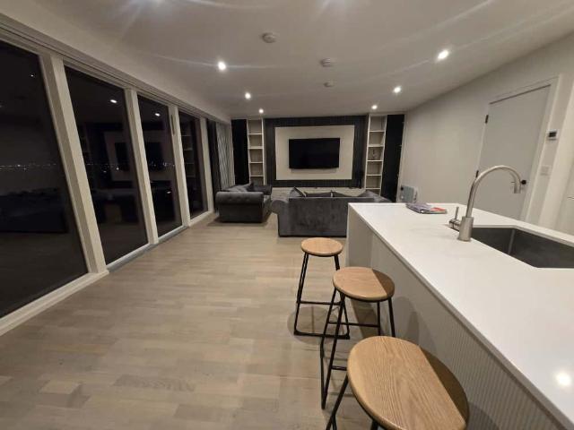 House for rent in London Borough of Ealing, Greater London
