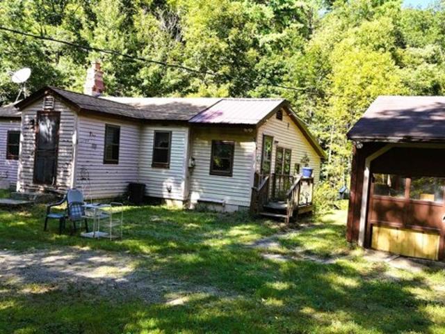 House for sale in Winchester, Cheshire County