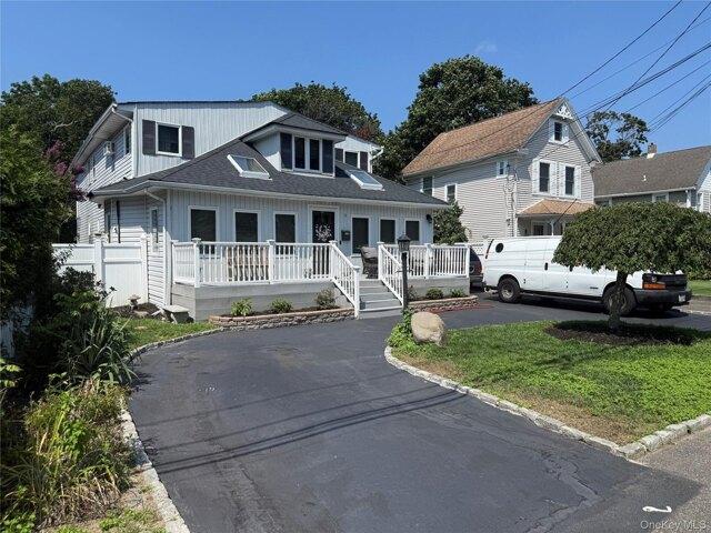 House for sale in Bohemia, New York