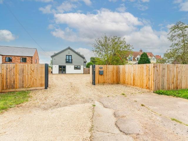 House for rent in Burgh St Peter, Norfolk