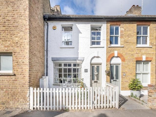 House for rent in London Borough of Richmond upon Thames, Greater London